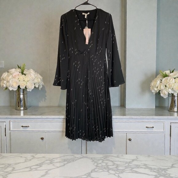 Anthro Avec Les Filles Black Pleated Long Sleeve Dress Size 4 NWT - Picture 1 of 10